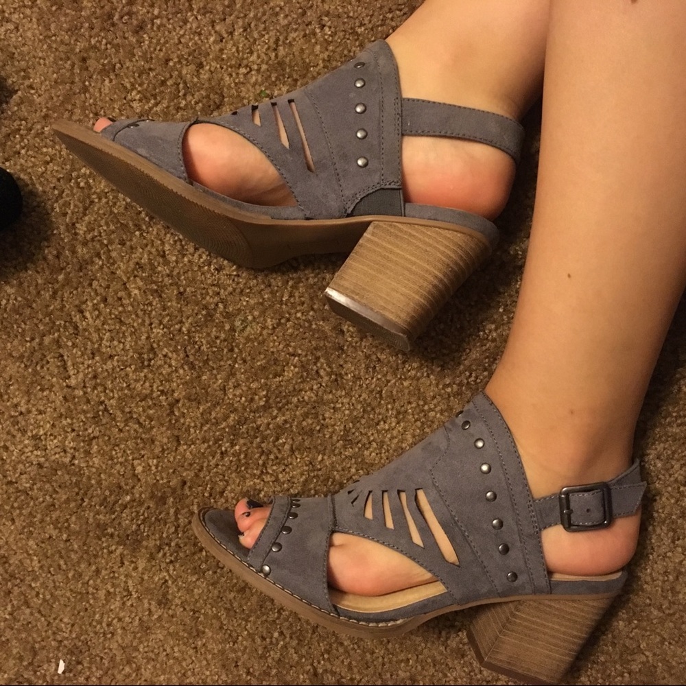 Blueish heels